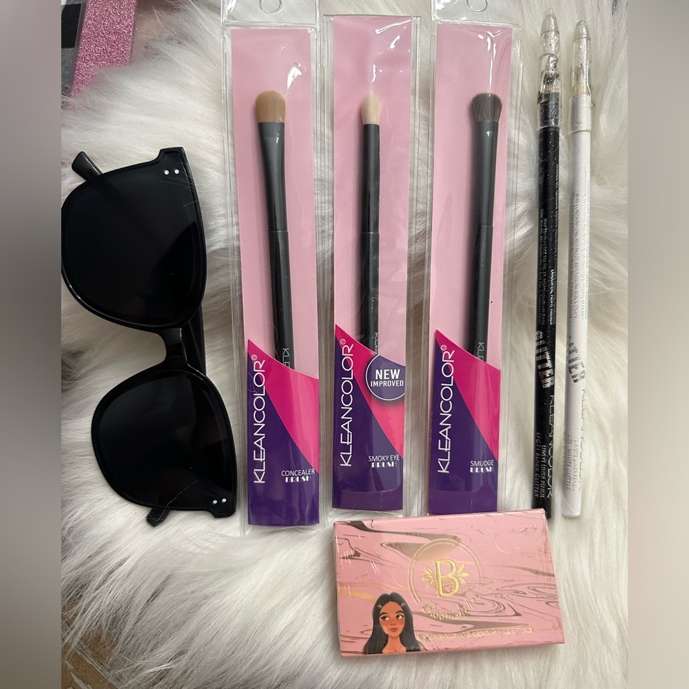 KleanColor Beauty Bundle Makeup Brushes‎ Eyeliners Sunglasses Eyeshadow Palette